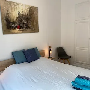 chic-and-cosy-apartment-close-to-the-port-and-garibaldi.fr-provencehotel.com/